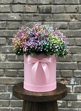 Цветочная композиция из Гипсофила и Розы в шляпной коробке в Донская Сочи