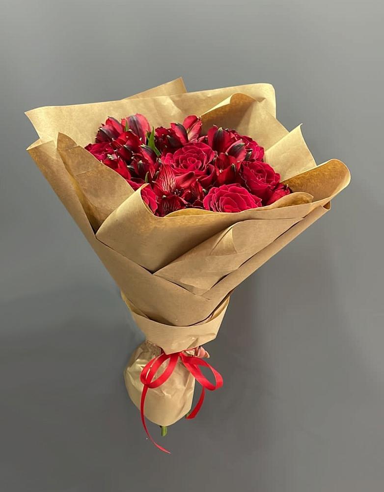 Букет цветов из: Альстромерии и Розы в Донская Сочи