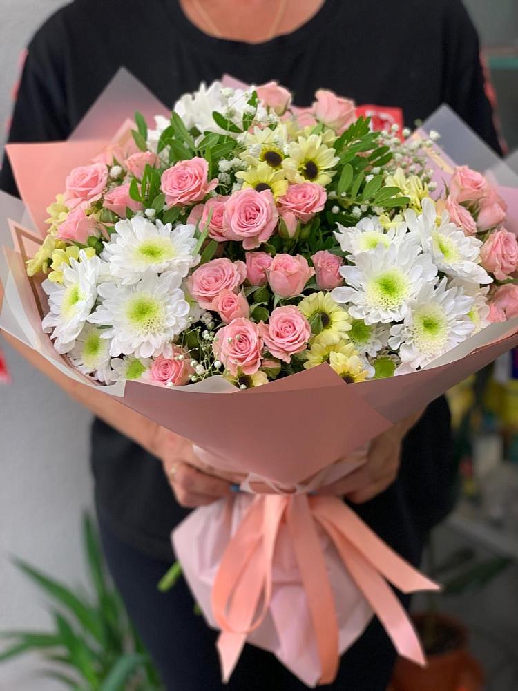 Букет цветов из: Розы и Хризантемы в Донская Сочи