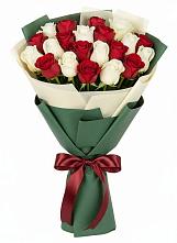 Букет Микс из красных и белых роз в Донская Сочи