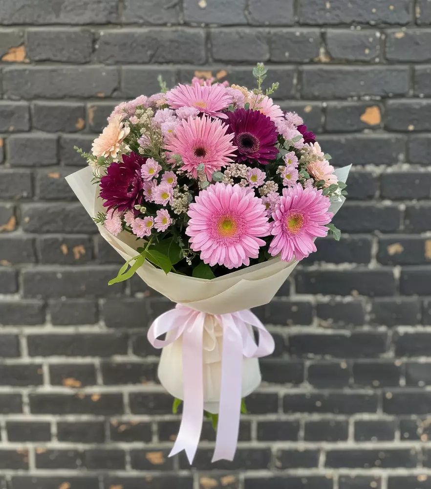 Букет цветов из: Герберы и Хризантемы в Донская Сочи