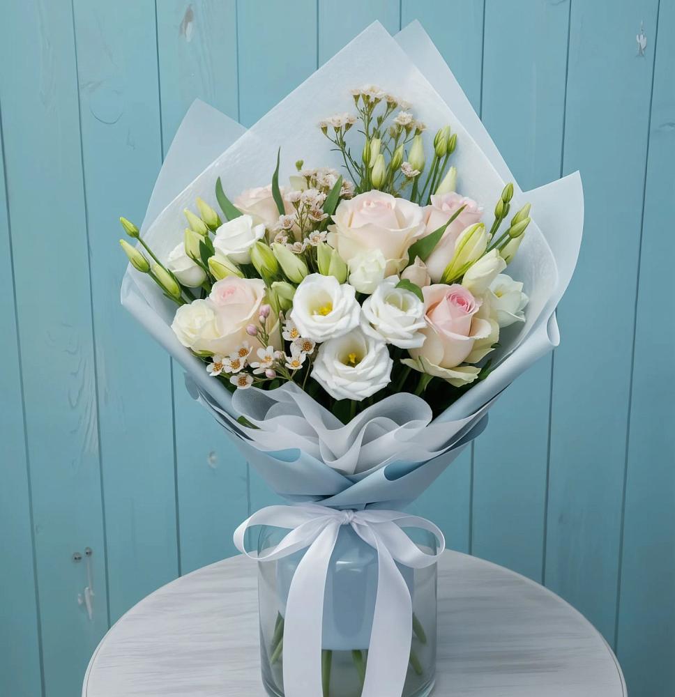 Букет цветов из: Розы и Лизиантусы в Донская Сочи