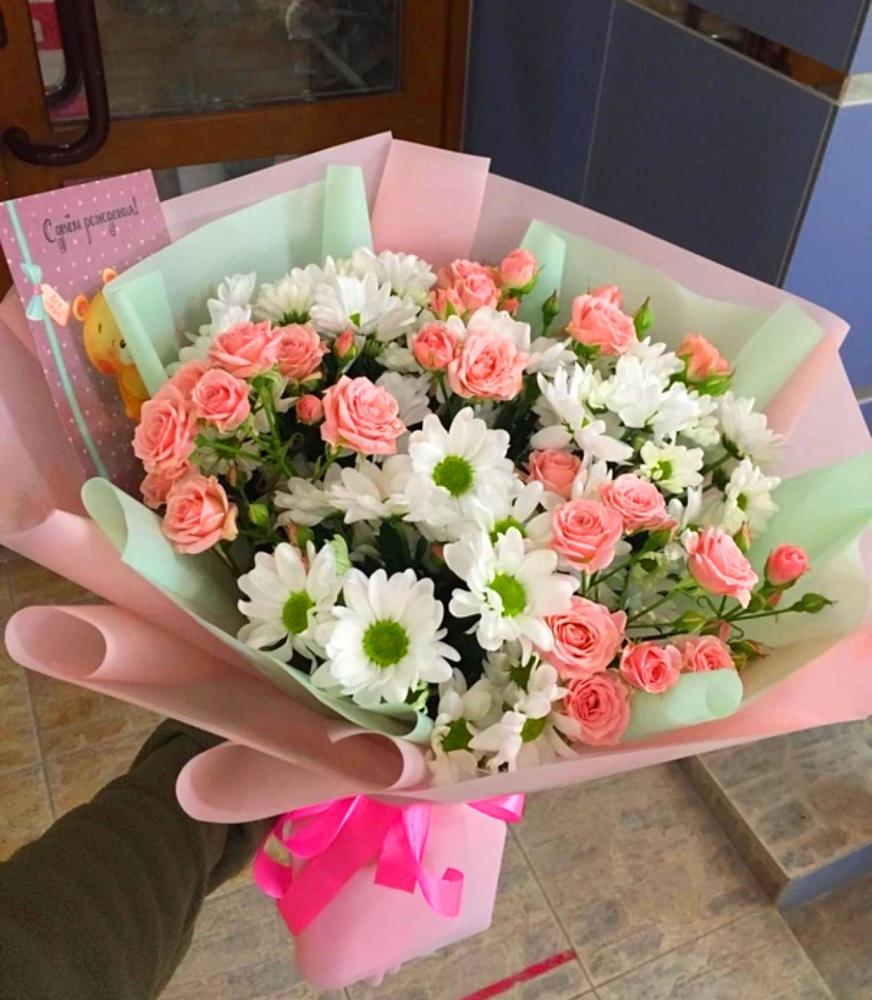 Букет цветов из: Розы и Хризантемы в Донская Сочи