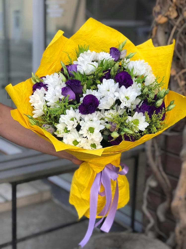 Букет цветов из: Ирисы, Хризантемы и Ромашки в Донская Сочи