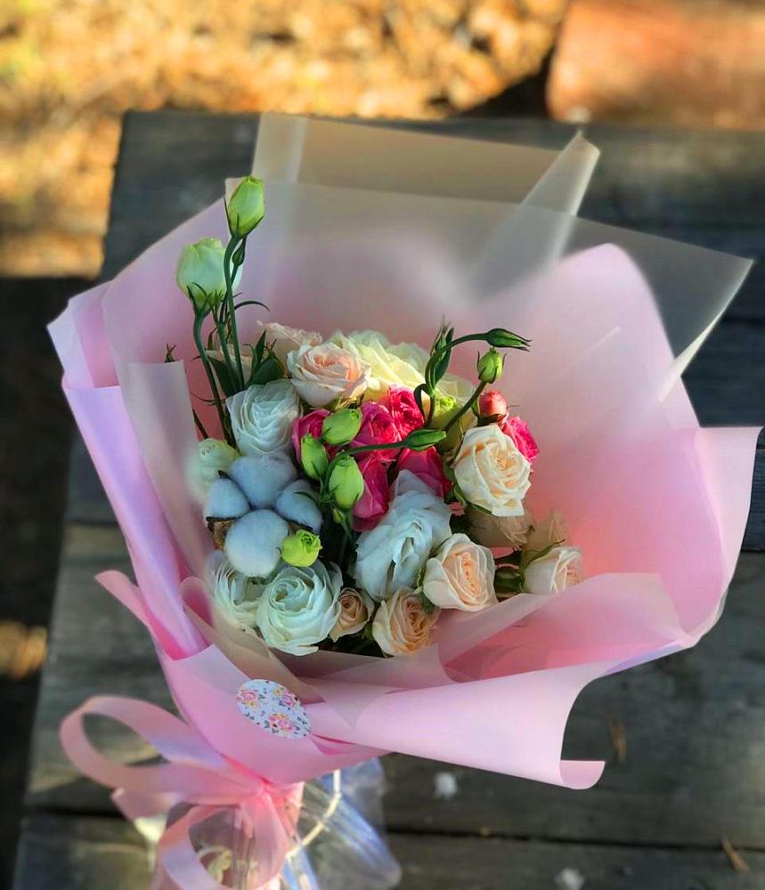 Букет цветов из: Розы и Лизиантусы в Донская Сочи