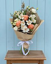 Букет цветов из:  Альстромерии, Лизиантусы, Розы и Хризантемы в Донская Сочи
