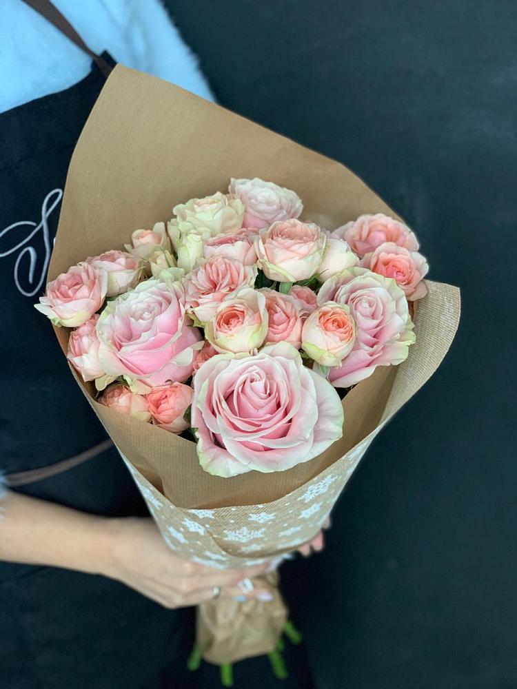 Букет цветов из: Хризантемы и Розы в Донская Сочи