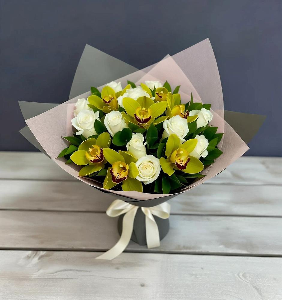 Букет цветов из: Орхидеи и Розы в Донская Сочи