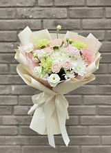 Букет цветов из:  Гвоздики, Розы, Лизиантусы и Хризантемы #REPLACE_PRED# Донская Сочи