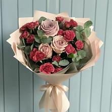 Букет цветов из:  Гвоздики и Розы в Донская Сочи
