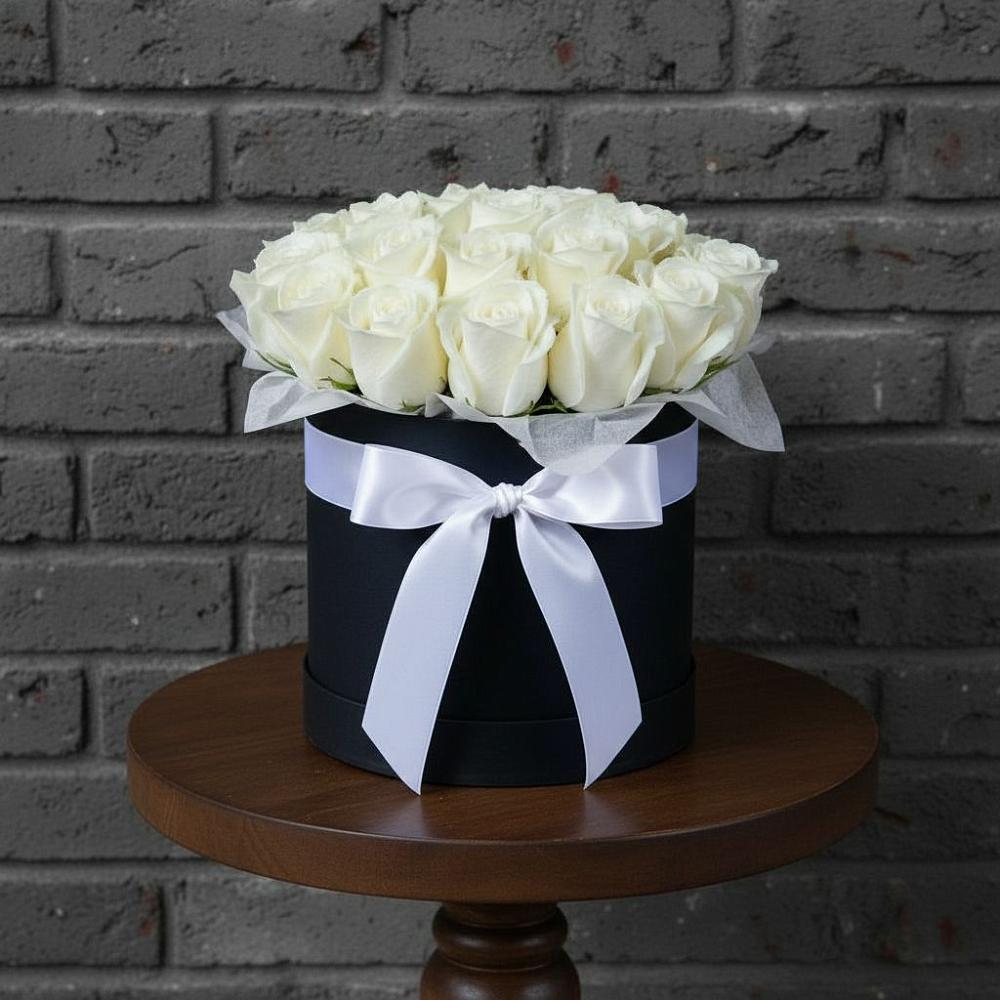 Цветочная композиция из Розы в шляпной коробке в Донская Сочи