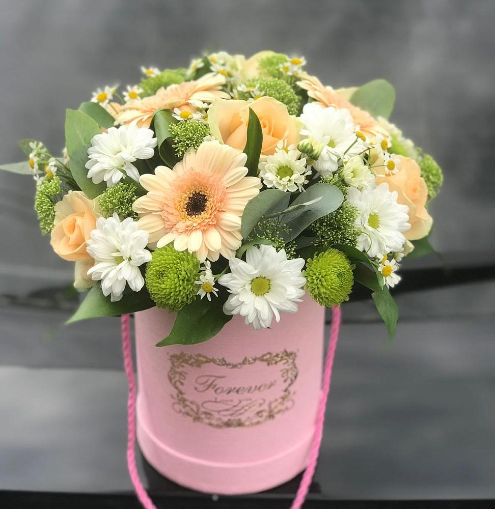 Цветочная композиция из Розы, Герберы и Хризантемы в шляпной коробке в Донская Сочи