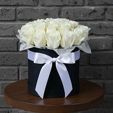 Цветочная композиция из Розы в шляпной коробке в Донская Сочи