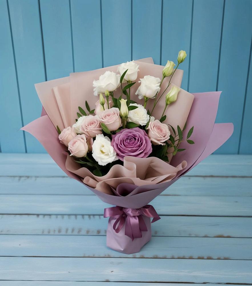 Букет цветов из: Розы и Лизиантусы в Донская Сочи